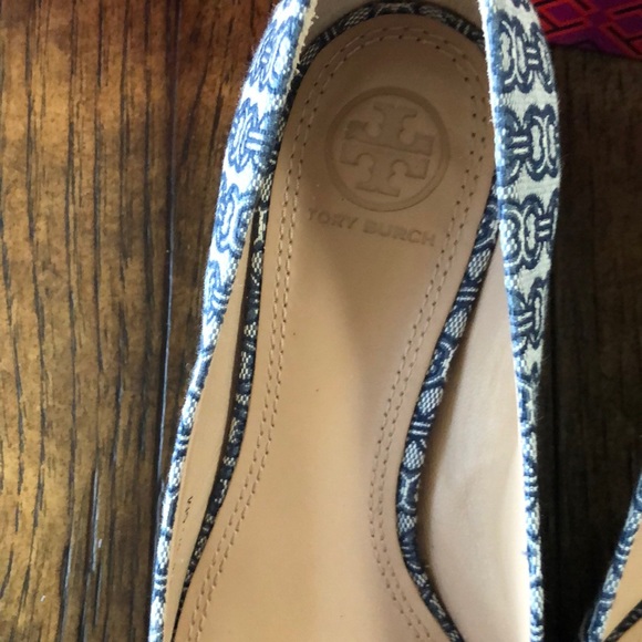 Tory Burch Gemini Link Bow Pump Size 6 - Picture 4 of 10